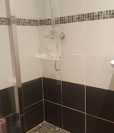 Chez Chantal A Ay شقة